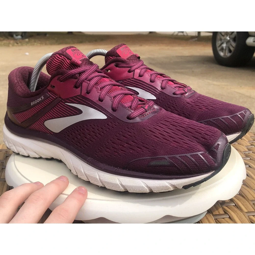 Vintage Brooks Adrenaline GTS 18 Women Running Shoes Athletic Purple Size 6